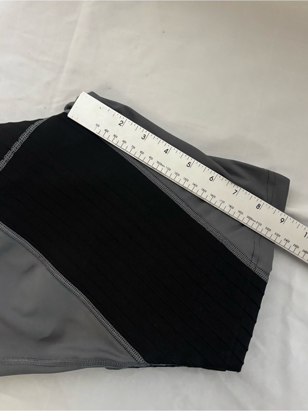 Under Armour HeatGear Compression Shorts - Men's 2XL - Picture 11 of 11